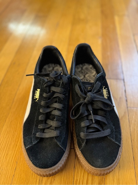 Puma Shoes - Puma Suede Classic women Sneakers in Black with Gum Sole